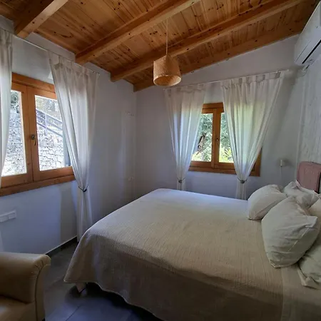 فيلة Aris Corfu Pyrgi (Corfu)